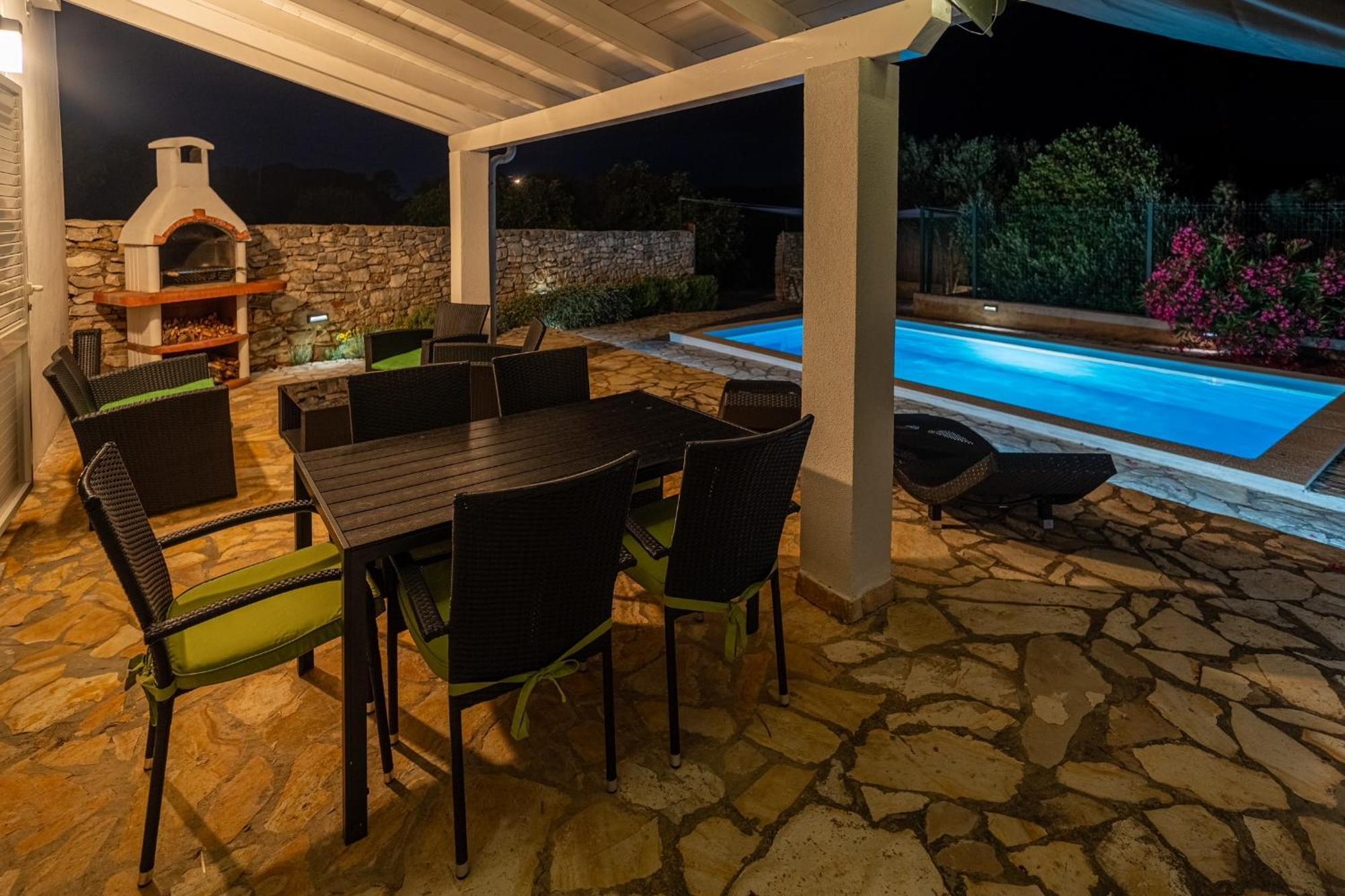 House Sakarun With Swimming Pool Villa Veli Rat Exterior photo